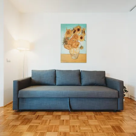 Peaceful Little Retreat, Spacious Free Garage Park * Liubliana