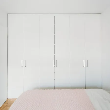 Peaceful Little Retreat, Spacious Free Garage Park Apartment