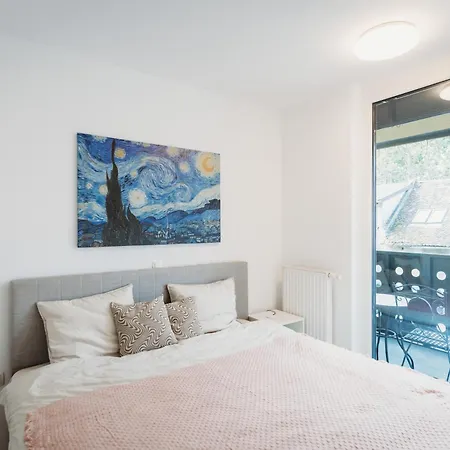 Apartment Peaceful Little Retreat, Spacious Free Garage Park
