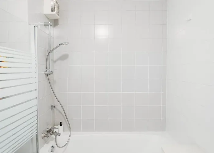 Peaceful Little Retreat, Spacious Free Garage Park Lublaň