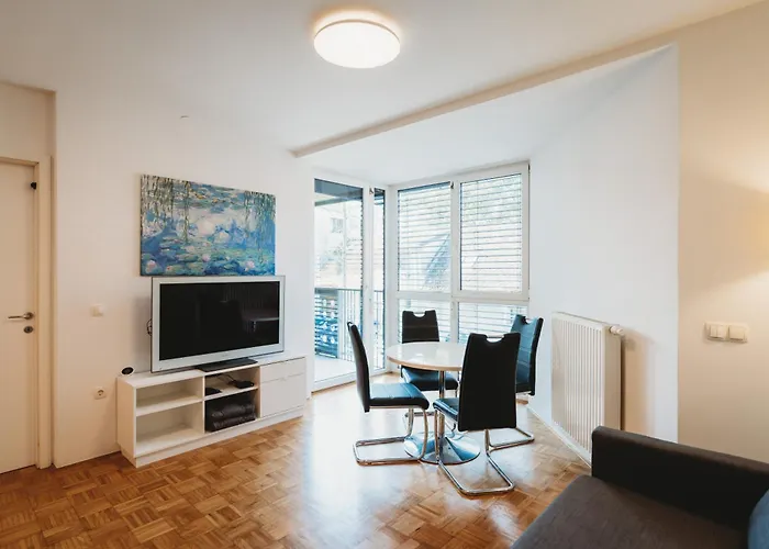 Peaceful Little Retreat, Spacious Free Garage Park Apartmán